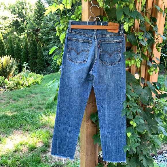 Levi's midrise straight leg distressed jeans - Picture 2 of 7